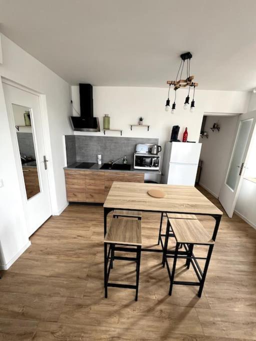 Appartement Avec Belle Vue Ouzouer-Sur-Trezee المظهر الخارجي الصورة